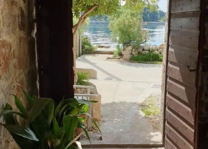 Steinhaus In Strandnaehe Mit Whirlpool By Interhome * Преко