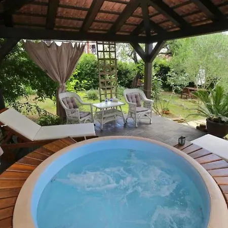 Steinhaus In Strandnaehe Mit Whirlpool By Interhome Prázdninový dům *